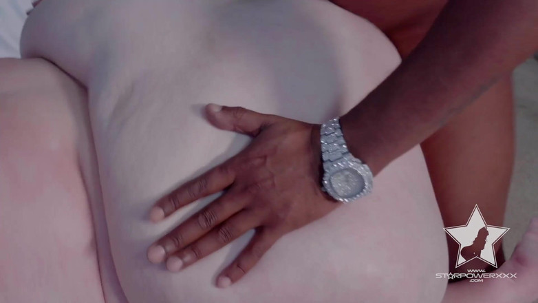 Star Power Media: Julie得到那个majic