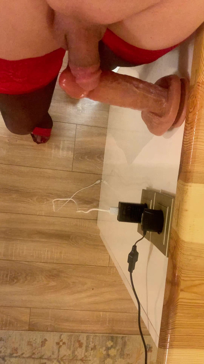 cd_aysemmm: 내 새엄마는 게임을 잃고 내 자지를 잡아