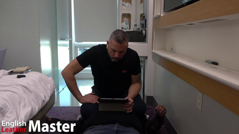 EnglishLeathermaster: Yüze oturma ve osurma