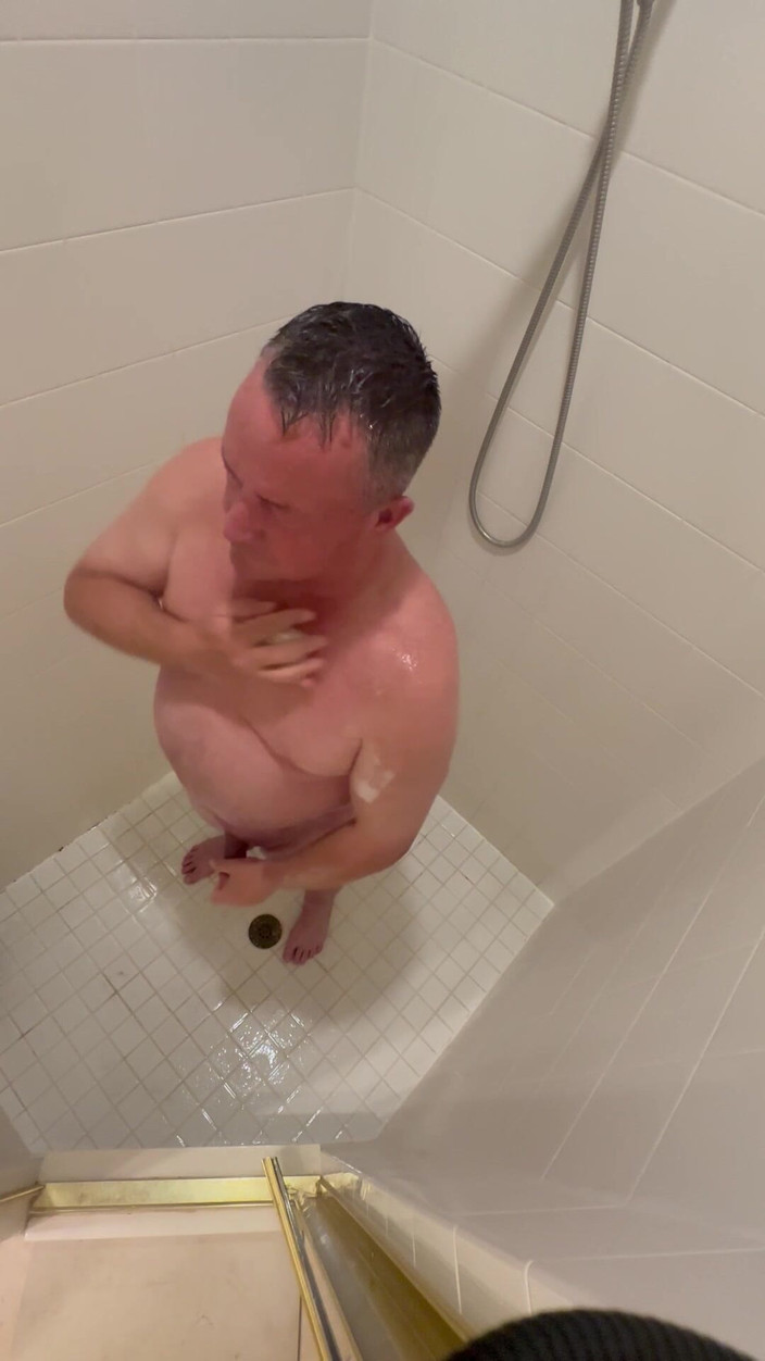 GottaLuvBB: Cam nella doccia