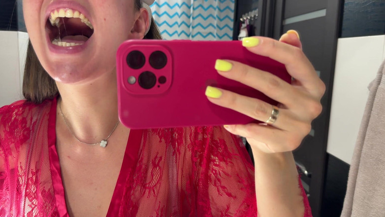 Hottie goddess: Il rituale dello sputo phlegm