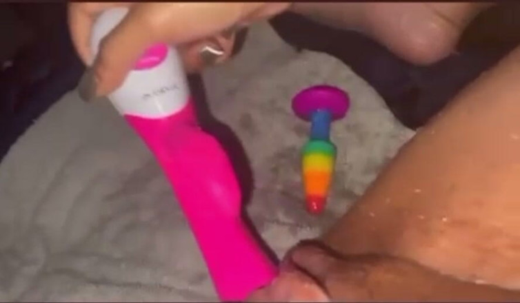 Queen of control 2: Hot Girl Uses Vibrator Dildo and Squirts