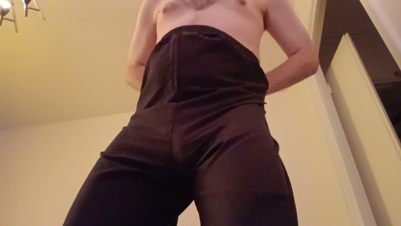 Ed Eden: Lange und kurze schwarze Hosen