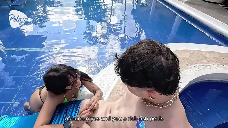 Pelaje mix: Eine traurige Latina findet einen Meermann und beschließt, ihm einen...