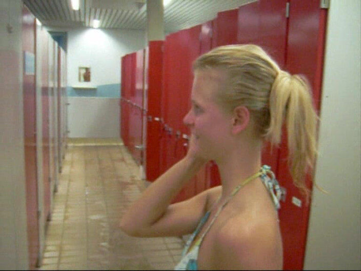 Blondehexe: Teeny Im Schwimmbad