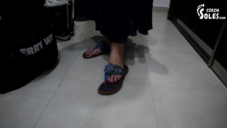 Czech Soles - foot fetish content: 내 더러운 발바닥을 청소하고 싶으시나요?