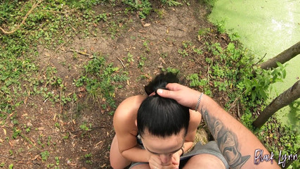 YSP Studio: Muie în aer liber lângă mlaștină - versiune cu vedere la persoana 1