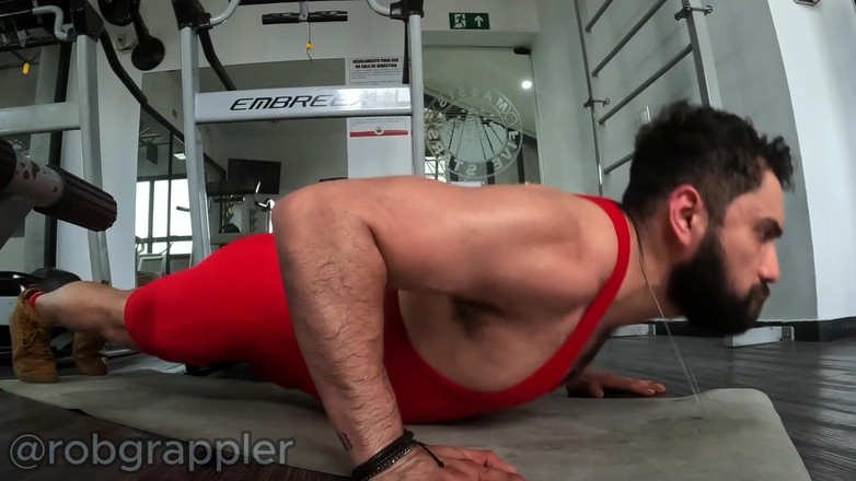 Robgrappler: Spor salonunda esneme ve esneme