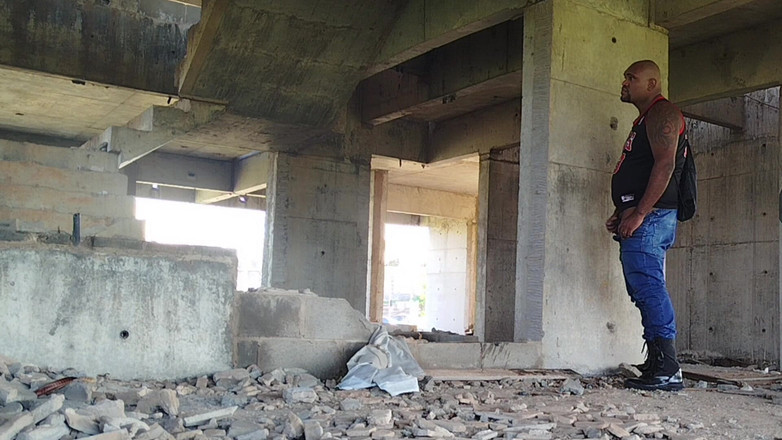 TheBlacKHunterr: 공사 현장에 오줌을 싸러 갔는데 속도를 높이고 싶은 느낌이 들었습니다.