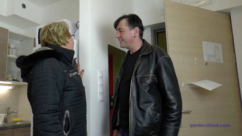 Porno Cloud: 台所のおばあちゃん野郎