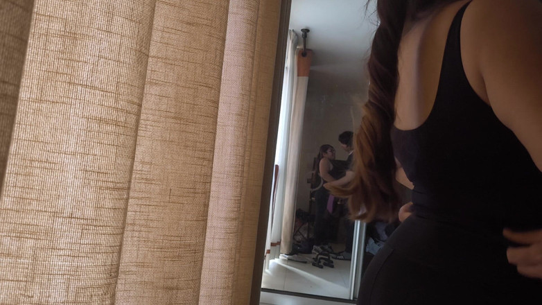 Moo DBOXXX: Mi bacio appassionatamente con la single matrigna che vuole davvero...