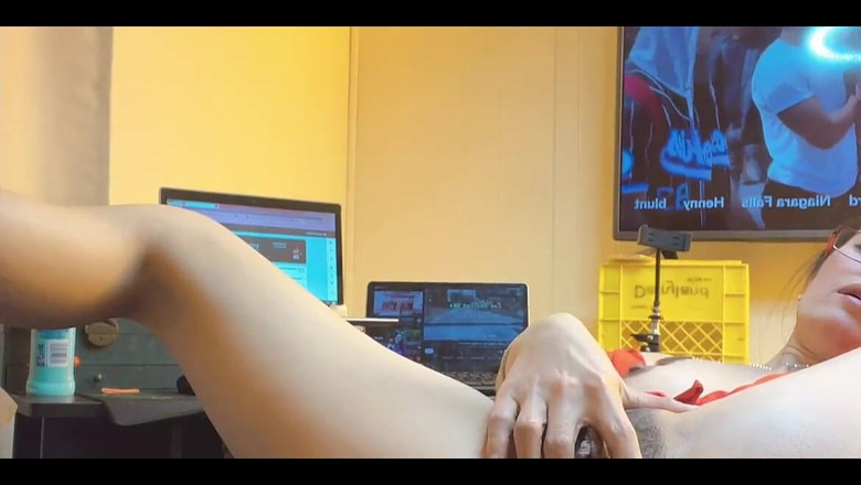 sweethanajapanese: Seksowna Japonka z małą cipką w czerwonym stylu