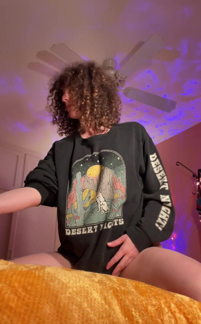 VibeWithMommy: Looooove трется о подушки! Мой поклонник хотел, чтобы я сделать его пользовательским и Mannn это было долгое время с тех пор, какIve шпили подушку!