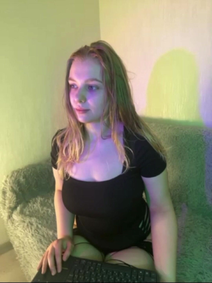 JuiceLussie: Real Fucking with Fingers and Lush