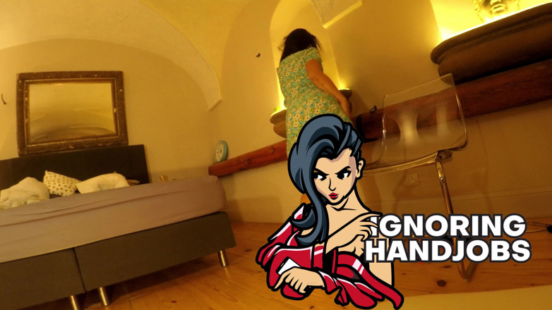 Leon Lambert Girls Twerk Parties CFNM: Drobná brunetka s velkým zadkem a velkými prsy škádlí v krátkých...