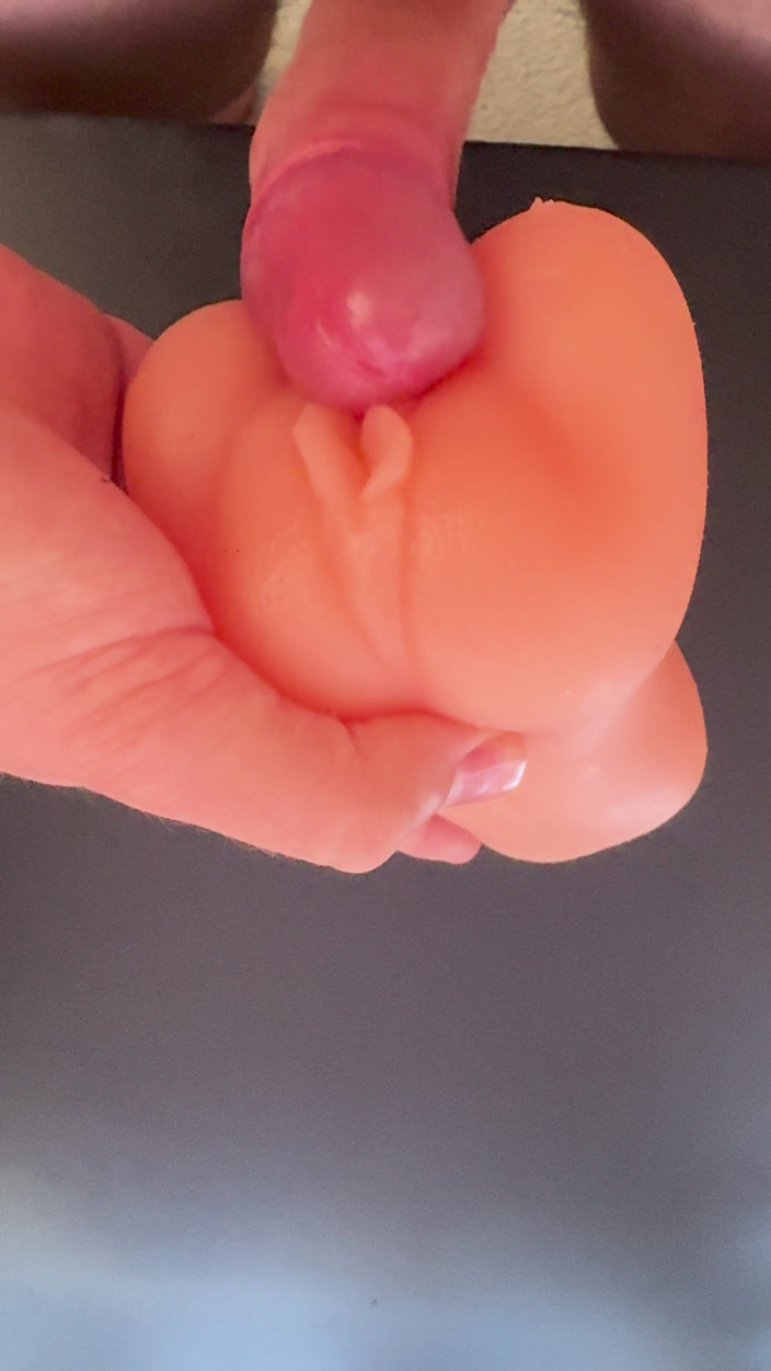 SoloEdgeMaster: Šukání kundičky hračky a mrdky uvnitř creampie