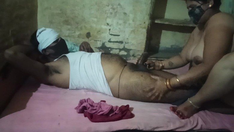 Desi_bhabhi121: Seks Panny Młodej / Dziewica Panny Młodej