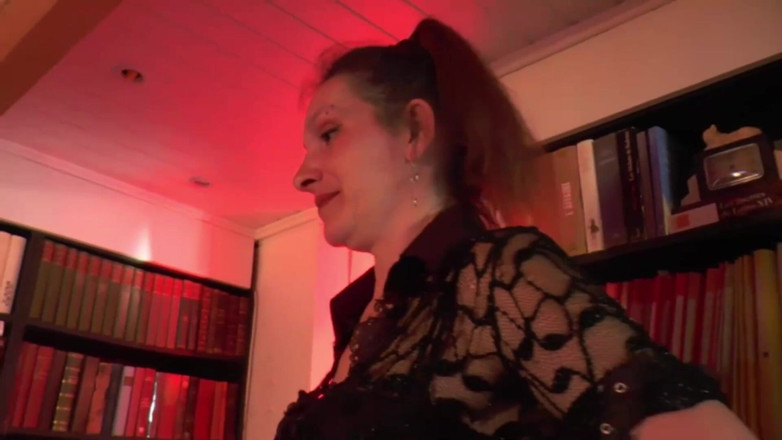 BDSM and co: Mistress Flo Took Apart These Two Submissives with Her Hands...
