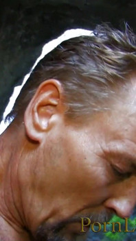 Schöne latina-milf hat orgasmus von großem weißem schwanz squirtet