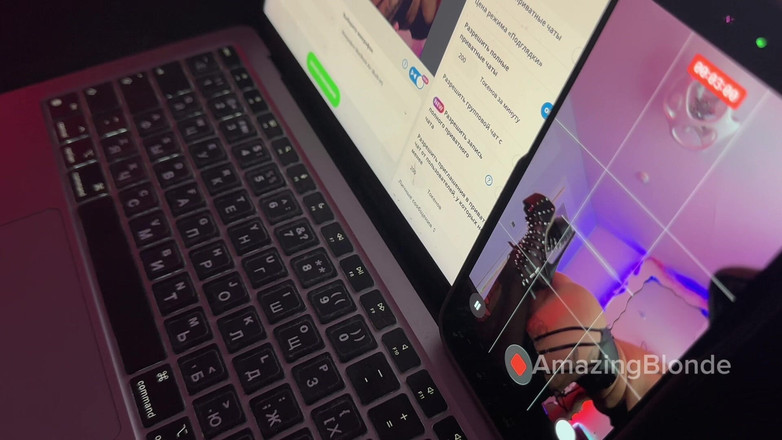 Amazing Blonde: Pelacur rambut pirang yang aduhai dientot di depan penonton di...