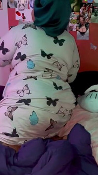 Teddy แอบเข้ามาและให้ Debbie ของจริง