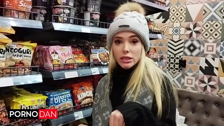 Porno Dan: 我们内射我调皮的继女，四节雅典娜圣诞节的花——色情丹4K