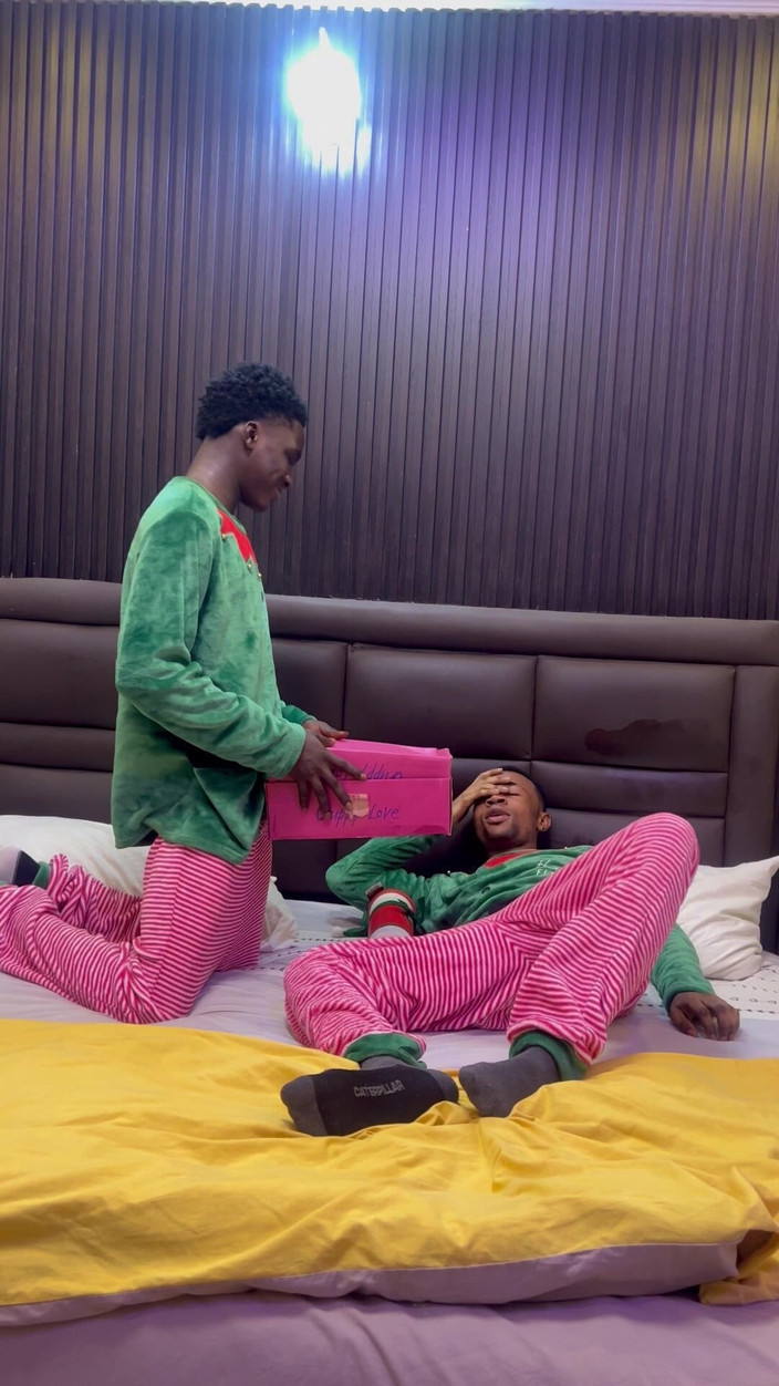 Sluttybeast&dickpolicy: Mein roter Umschlag ist so fett und riesig