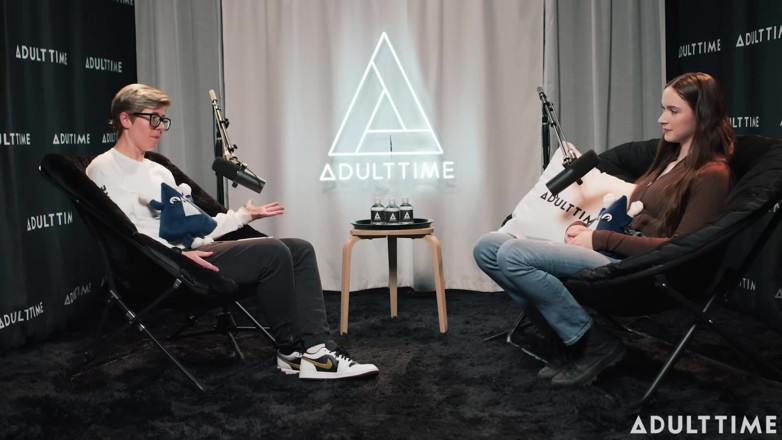 Adult Time Podcast: 헤이즐 무어: 몰몬에 흠뻑 젖어, 포르노 연기, 그리고 파티의 끝났다 | 성인 시간 팟 캐스트