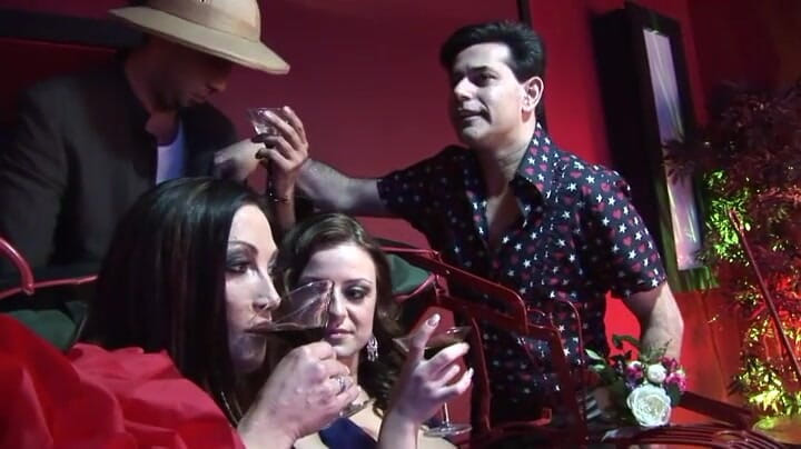 Darkko: Azgın adamlar yaramaz fahişeleri sikiyor