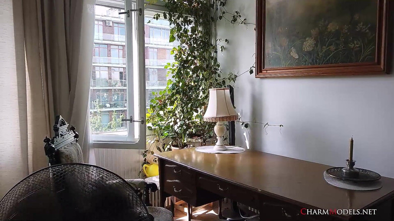 CharmModels: Seira si model semok dengan lingerie transparan warna merah