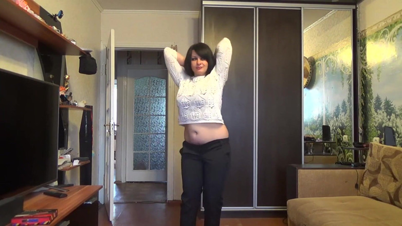 Sexy Milf: Stripping and fucking my cunt with wild fuck mashine JOI