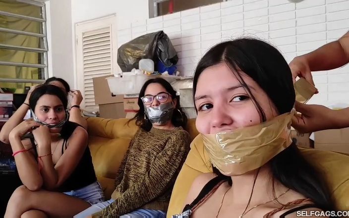 Selfgags Latina Bondage: Le bâillonnement de cinq filles stupides