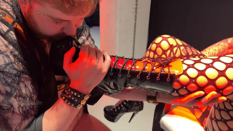 Dark Films Trans: První návštěva trans neos