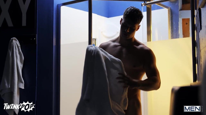 Twink pop studio: Twink troye dean mengintip cowok ini, dan dia suka bang12...