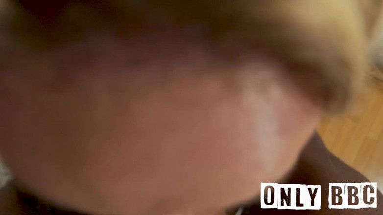 ONLY BBC: 欧洲女郎玛雅玫瑰跪在大黑屌上