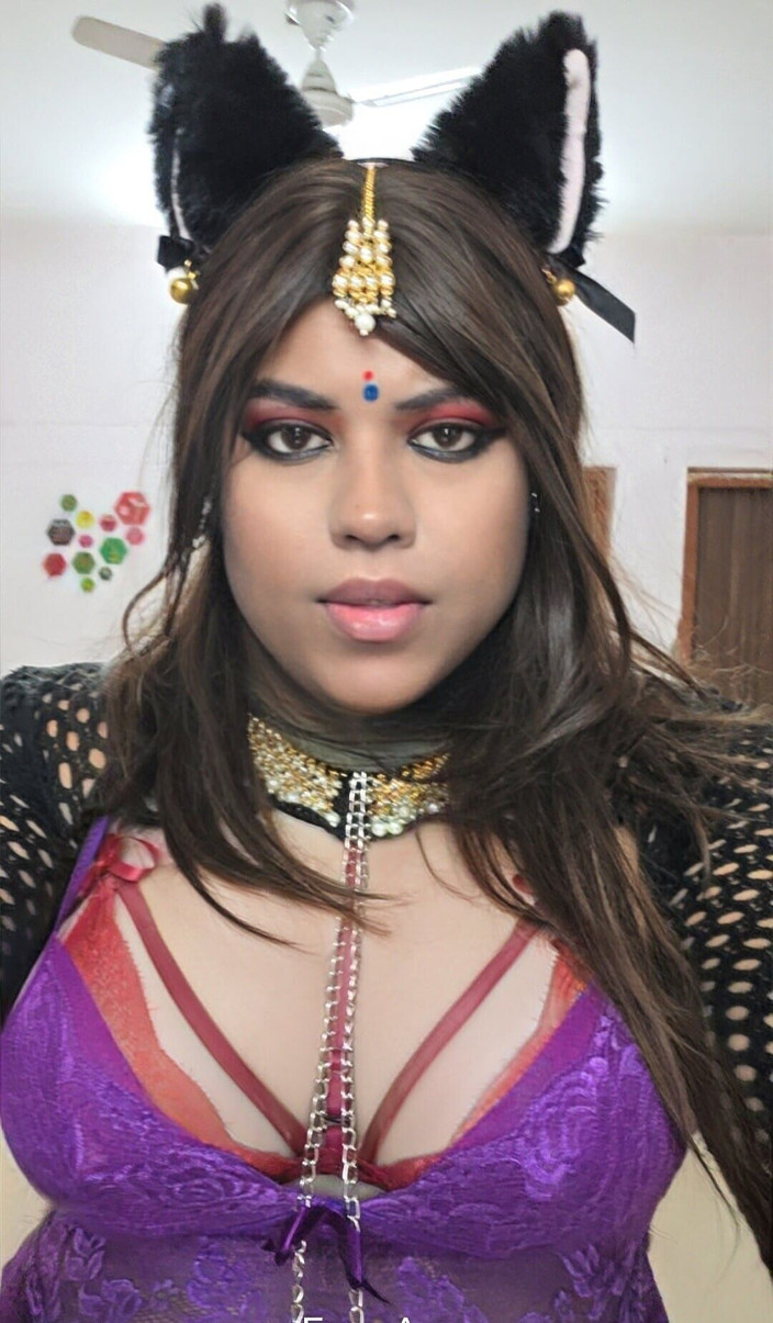 Coldlover69: Indian Crossdresser Shemale Rina Huge Dildo Fuck Ass Spread with...