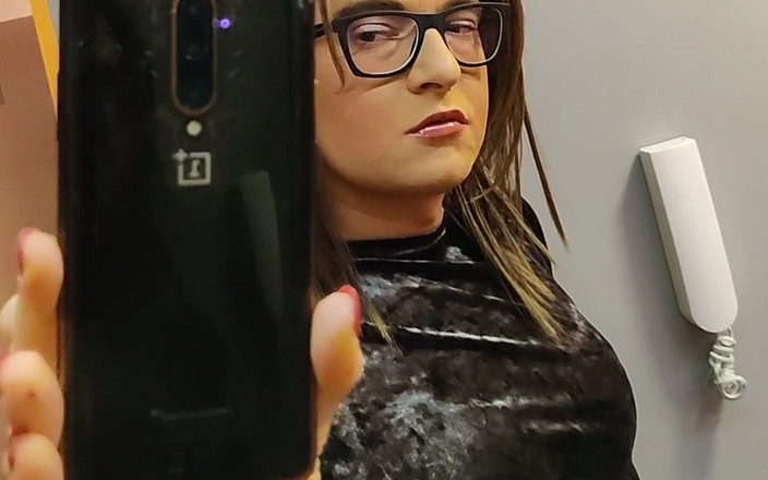 MicziCD: Xuất tinh trước gương