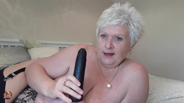 Uk Joolz: Großer Schwarzer Dildo