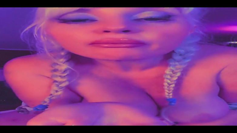 PaintedRose: Annenin dommy yarağını öp