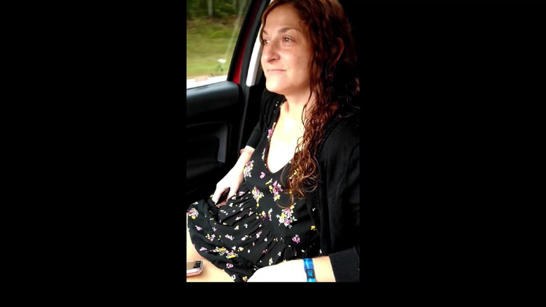 Haybabe84: Haybabe fa esibizionismo agli camionisti