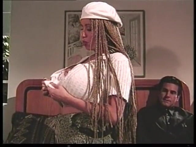 Big Tits World: Porno retro: fată minunată cu țâțe uriașe are parte de un...