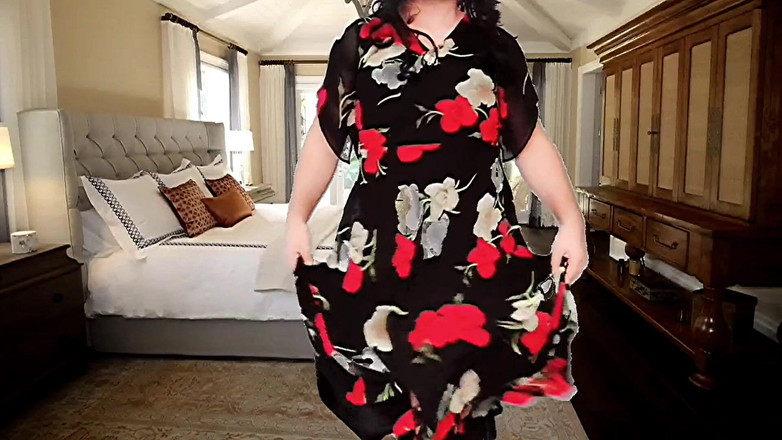 Kitty_Cross: Penari seksi ladyboy selingkuh di kamar ibu tiri dengan gaunnya