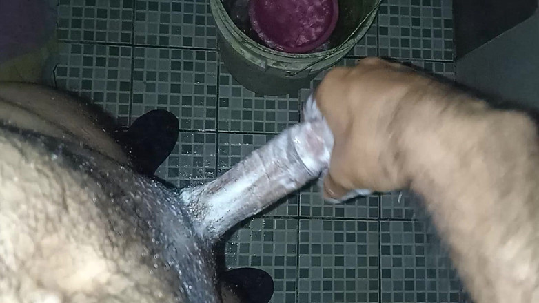 Cute boy jerks off: Гей хлопець мастурбує, думаючи про свого партнера, який вирушив у подорож з країни