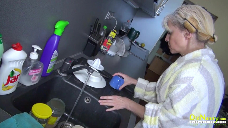 Old Nanny: Two Lesbians Cannot Wait for the Bedroom