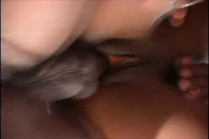 Cryptostudios: 短头发黑色熟女变得粗暴性爱