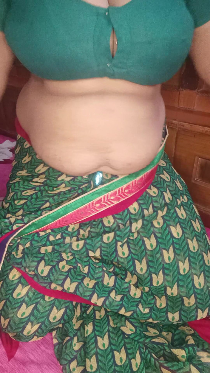Kavita suman: I Want Big Black Dick. Indian BBW Wife Saree Dance...