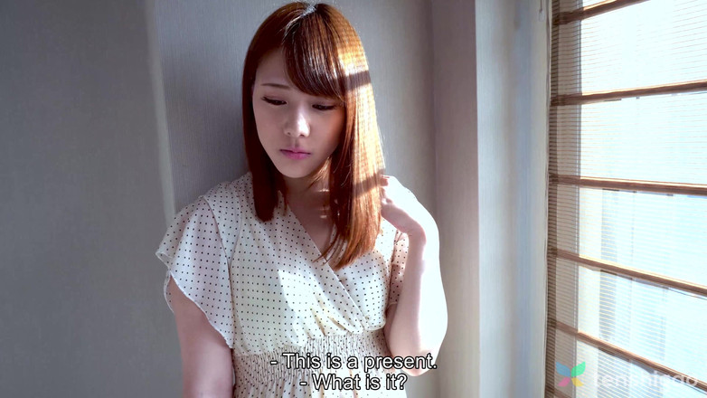 Tenshigao: La ragazza timida Yuri è così carina che mette la sua...