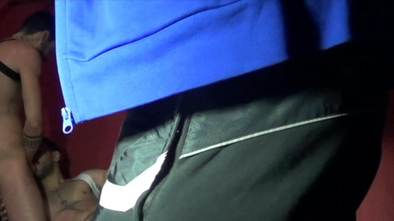 XXL gape hole used bareback by hard fuckers: Dublu futută de penisul mare