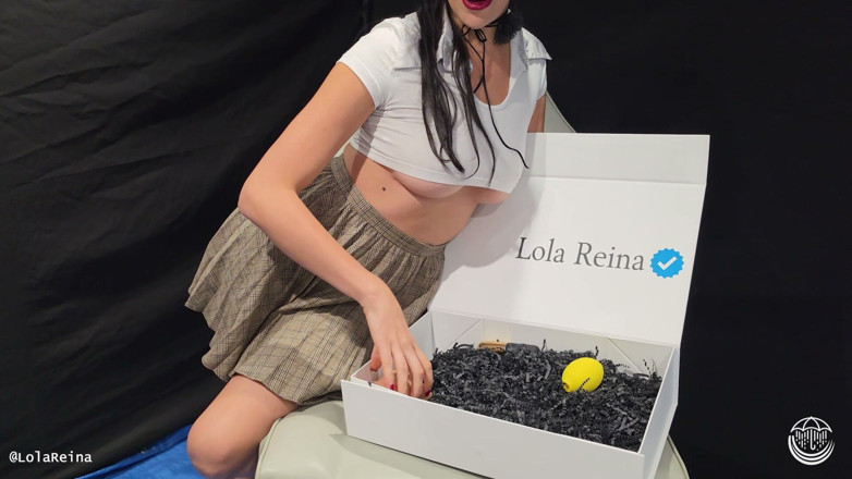 Nyagarah Squirt: Lola Reina - superba studentă se întâlnește cu Nyagarah pentru prima dată!