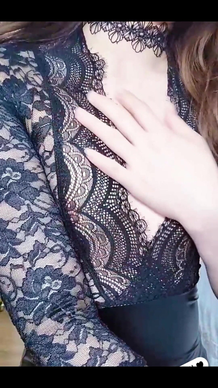 sisfetish: Seksowna macocha w czarnych pończochach